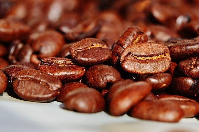 Cosméticos Com Cafeína: Quais As Vantagens e Funções?